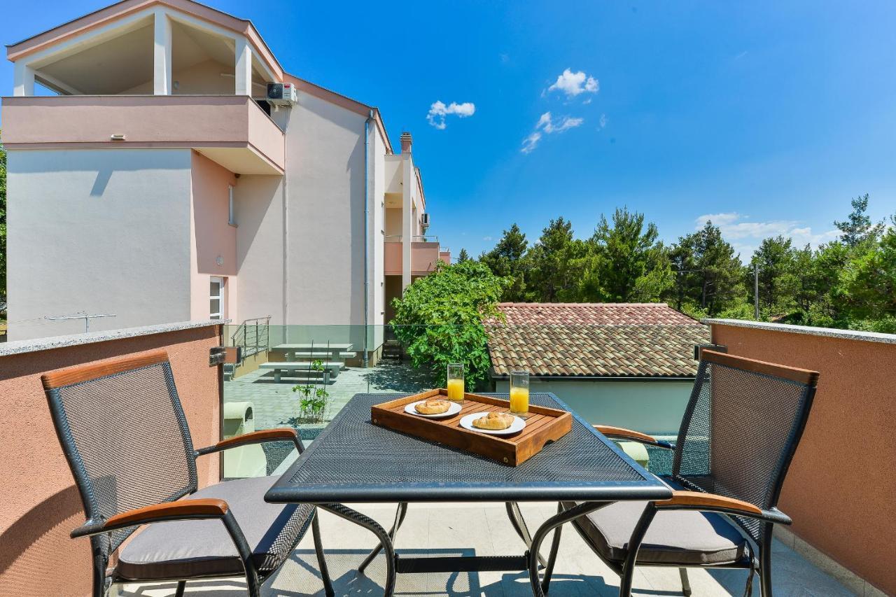 Cascada Villas With Private Jacuzzi And Private Parking Starigrad Paklenica Exterior foto