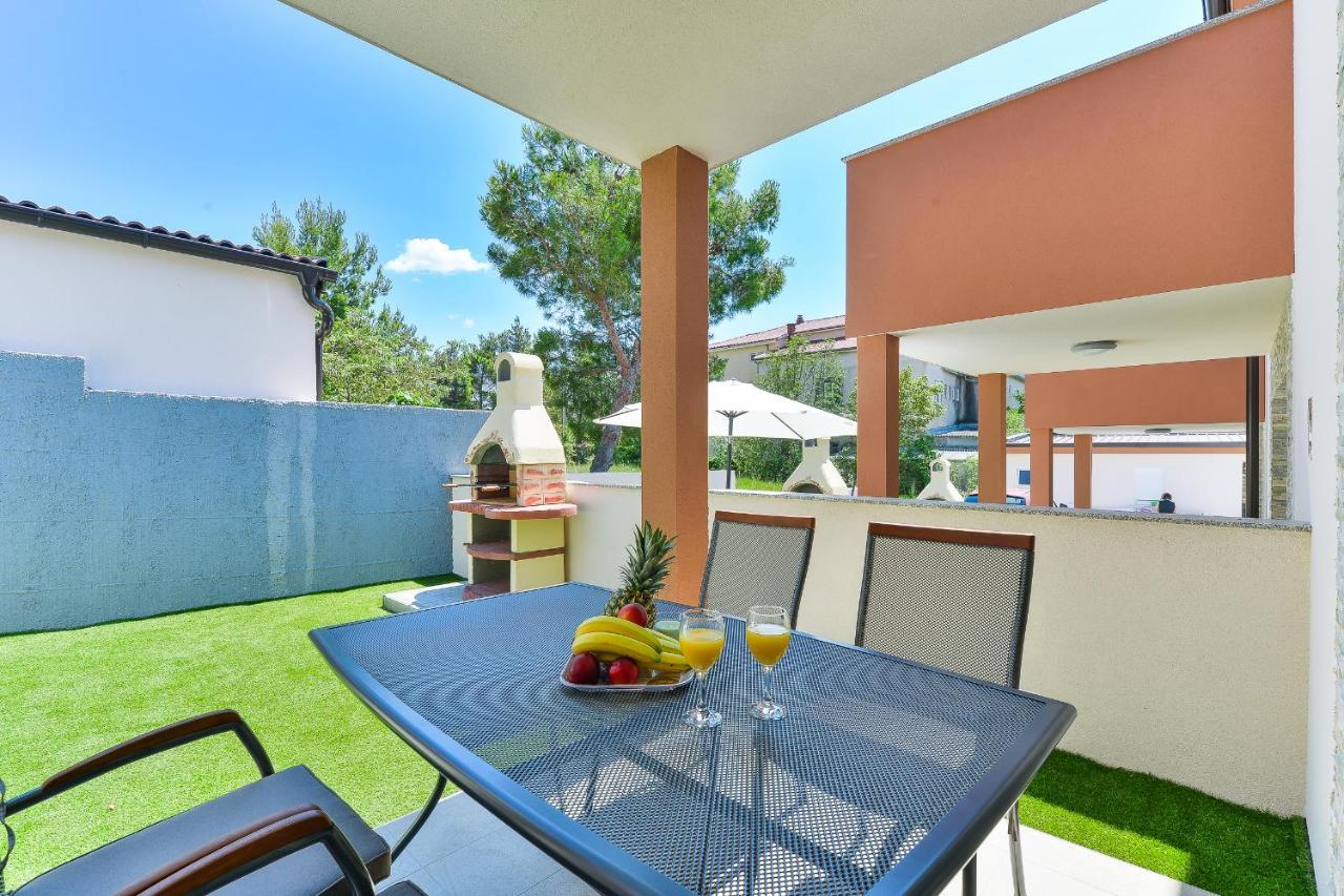 Cascada Villas With Private Jacuzzi And Private Parking Starigrad Paklenica Exterior foto