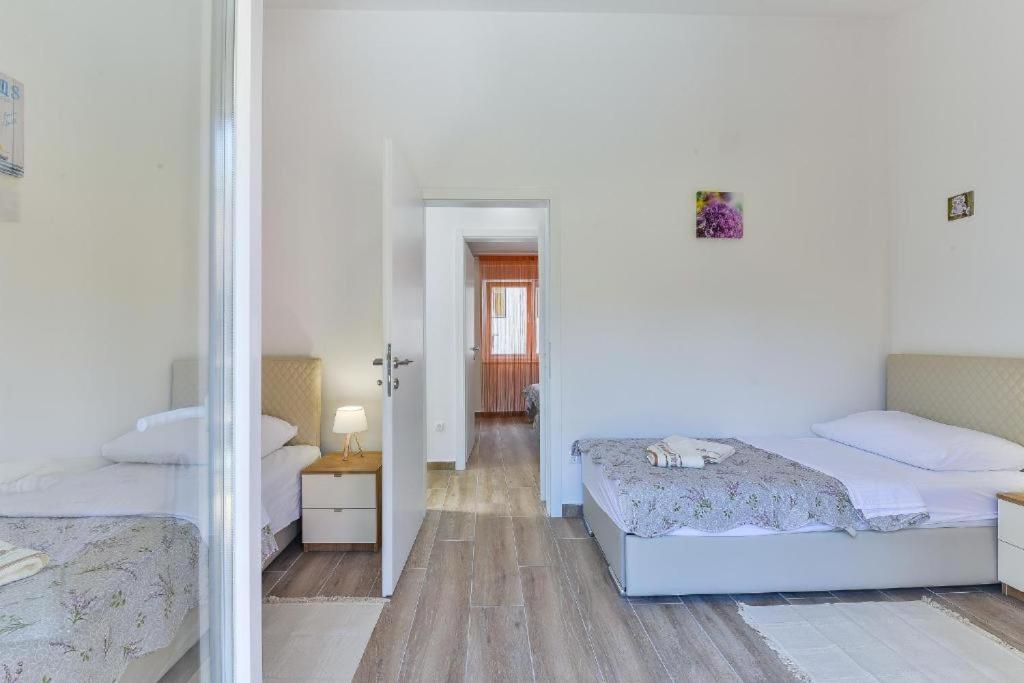 Cascada Villas With Private Jacuzzi And Private Parking Starigrad Paklenica Exterior foto